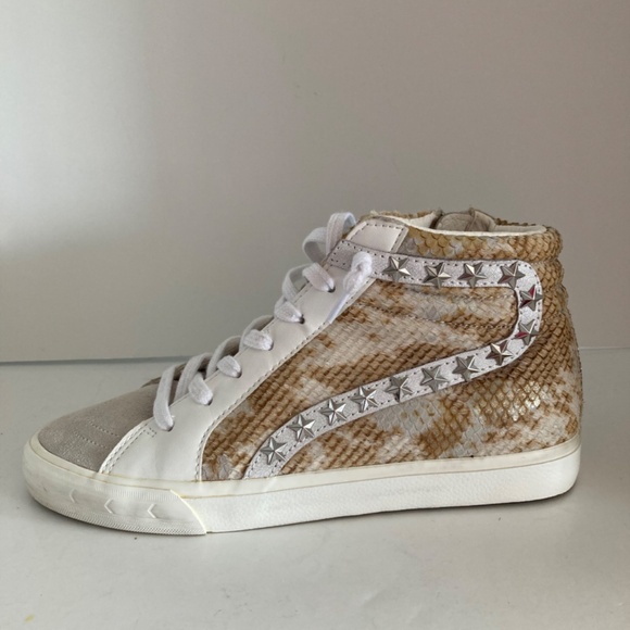 Vintage Havana Zia High Top Sneakers Wild Snake Print Star Studs Side Zip 10 EUC - Picture 1 of 16